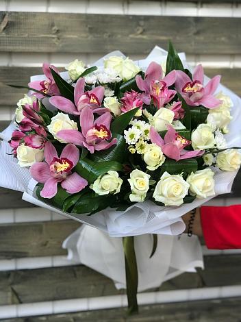 Букет цветов из: Розы и Хризантемы в Первомайском Республики Адыгея