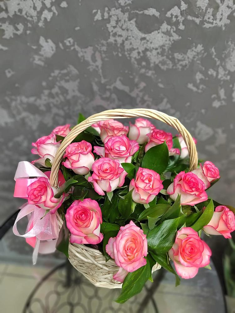 Цветочная композиция из Розы в корзине в Первомайском Республики Адыгея