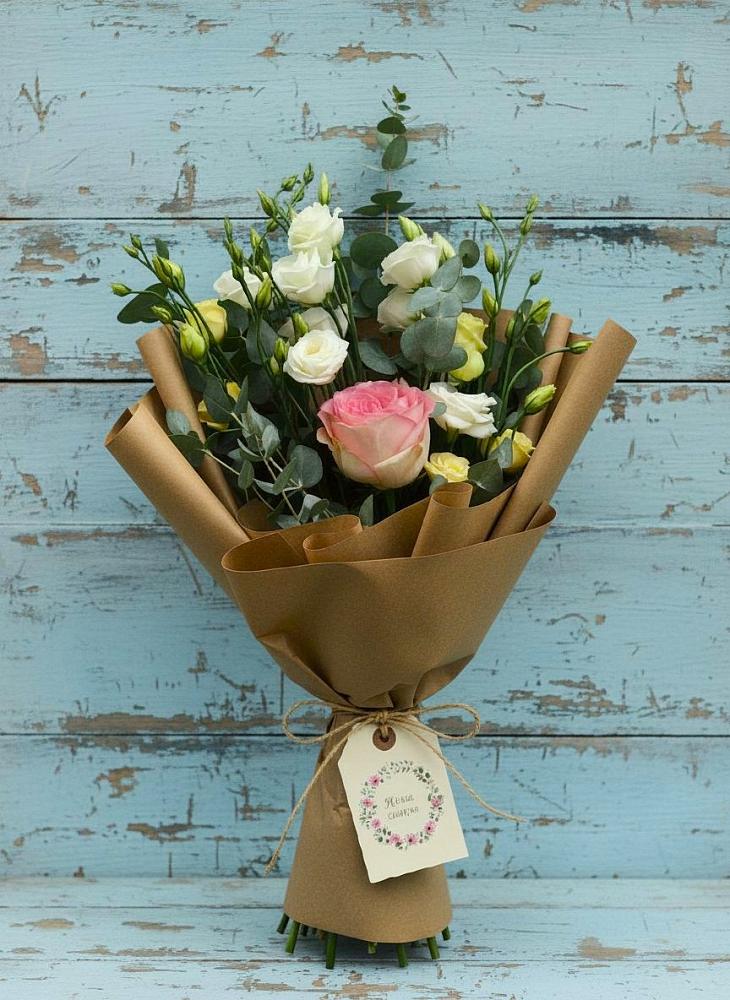 Букет цветов из: Розы и Лизиантусы в Первомайском Республики Адыгея