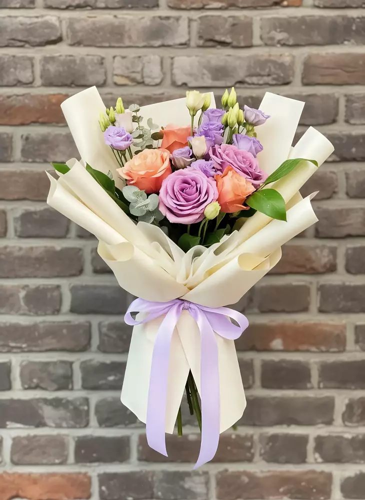 Букет цветов из: Лизиантусы и Розы в Первомайском Республики Адыгея