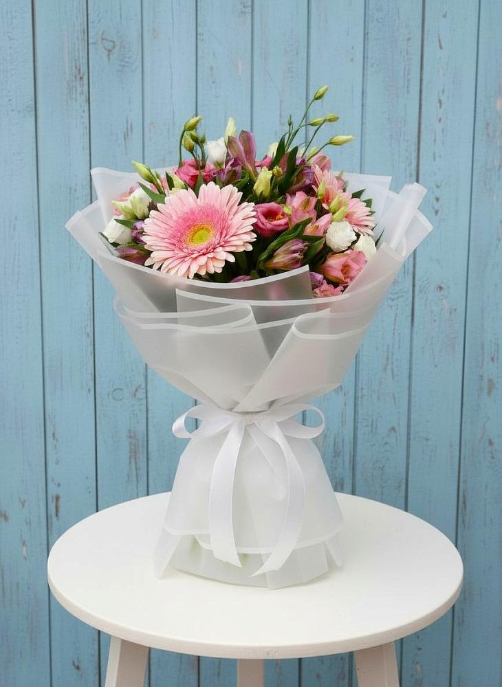 Букет цветов из: Герберы, Альстромерии и Лизиантусы в Первомайском Республики Адыгея