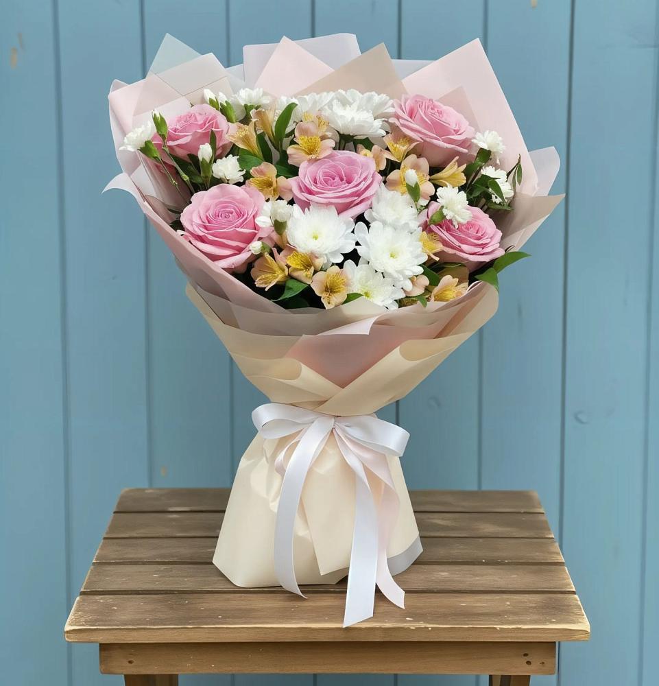 Букет цветов из: Гвоздики, Орхидеи и Розы в Первомайском Республики Адыгея