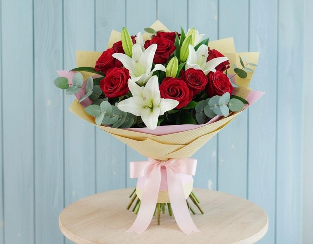 Букет цветов из: Лилии и Розы в Первомайском Республики Адыгея